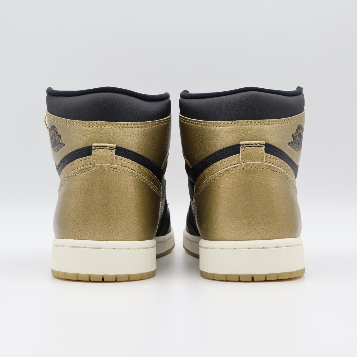 DZ5485-071 Nike Air Jordan 1 Retro High OG Black and Gold (Men's