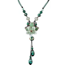 Pretty Chinese Jade Stone Green Necklace Pendant
