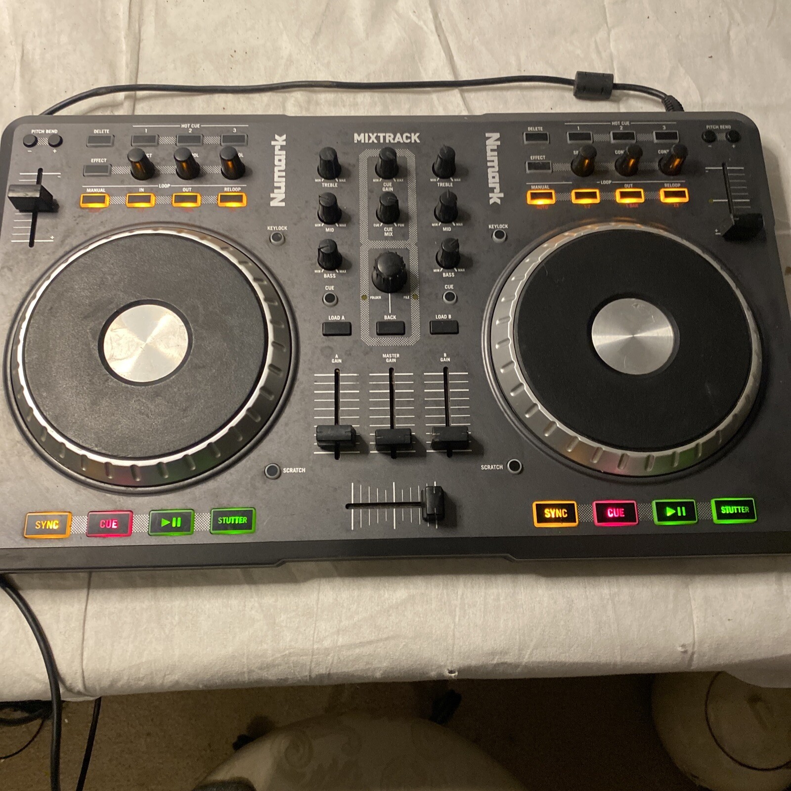 Numark Mixtrack Platinum 4-Channel Digital Double Deck DJ