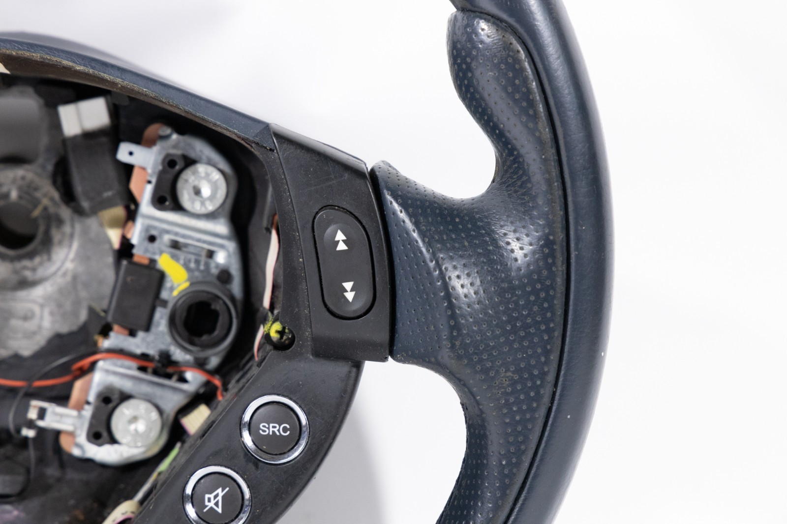 Used 2003-2007 Maserati M139 Quattroporte Steering Wheel in Navy Blue