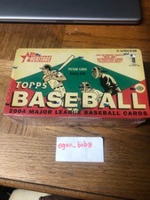 2004 Topps Heritage Sealed Baseball box. relics of Willie Mays, Berra, Musial,