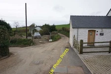 Photo 12x8 Eastern Slade Norton/SS4986 The lane left leads down to the co c2016