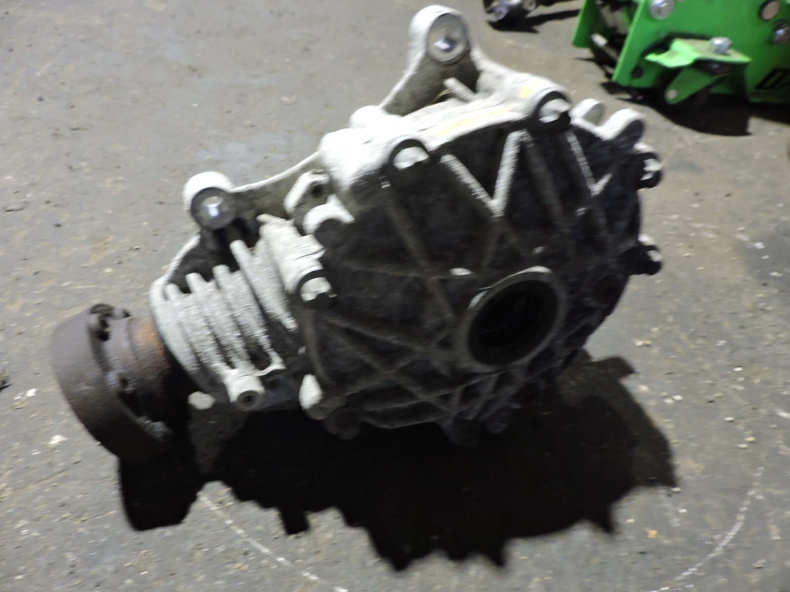 2014-17 MASERATI GHIBLI SQ4 FRONT DIFFERENTIAL AXLE CARRIER 66K 06700326720
