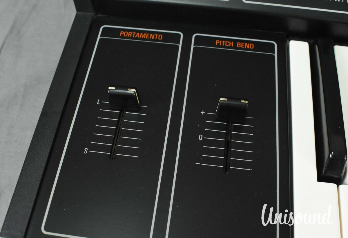 Yamaha CS-10 Vintage Analog Synthesizer in very good