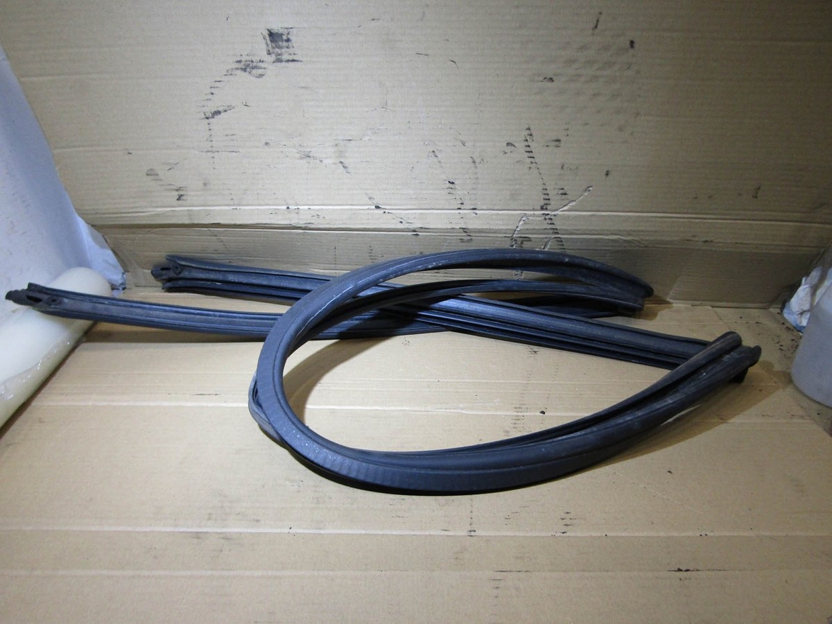 Peugeot 206 CC 1.6 A pillar and roof hood rubber seal strip