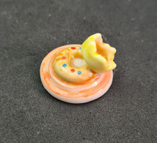 (A2) Fève La Pâtisserie boulangerie Gateau pain tarte couronne noix voir photo