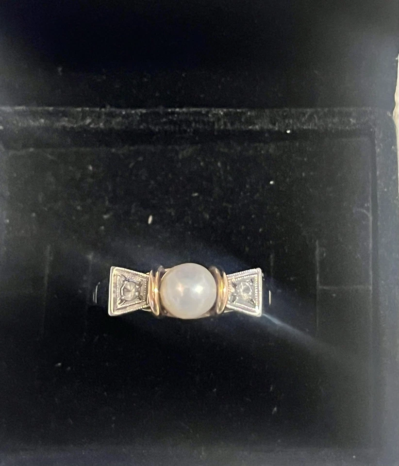 Antique Diamond Ring 14 KT White Gold Band with Pearl and Yellow Gold Prongs - Image 3 of 4