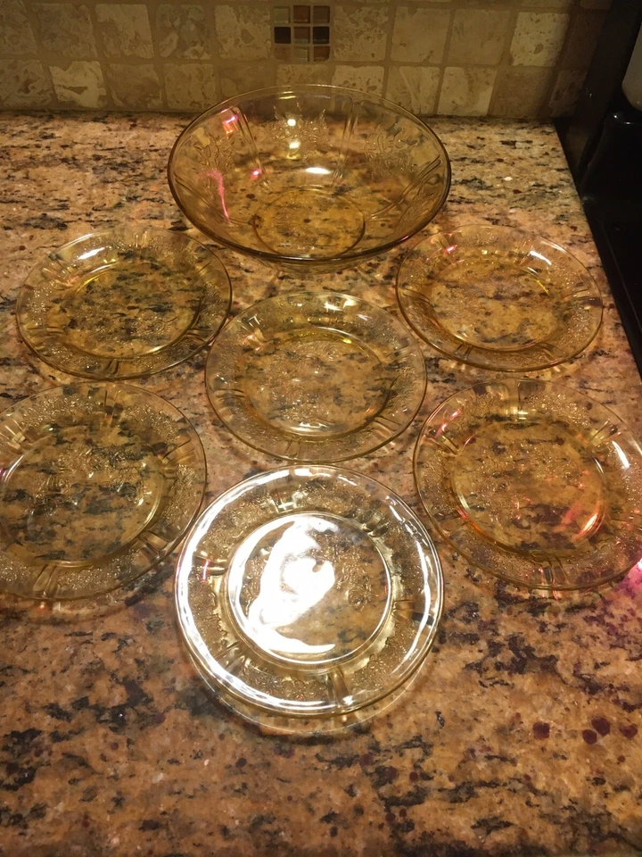 Set of (6) Amber Elegant Etched Rose Glass Salad/Dessert Plates and (1) Bowl - Image 2 of 4