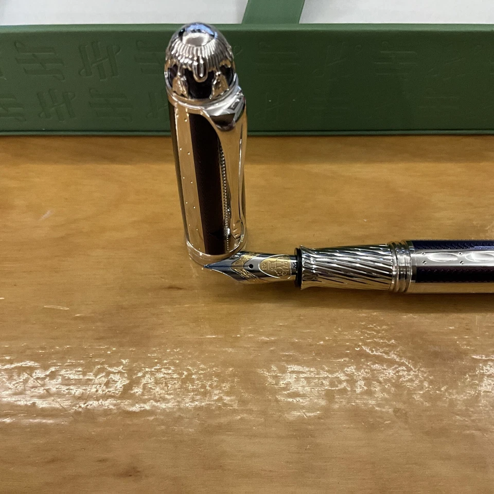 PLUMA ESTILOGRÁFICA MICHEL PERCHIN AZUL Y RODIO ACANALADA EDICIÓN LIMITADA Foto 2 de 4