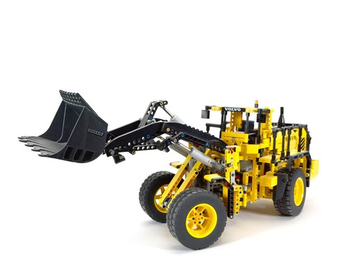 LEGO TECHNIC 42030 Volvo L350F Remote Controlled Wheel Loader Complete Set - Picture 4 of 6