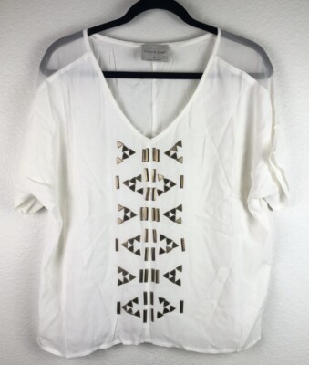 Line & Dot Womens M White Brass Embellished Tribal Aztec Short Sleeve V-Neck Top