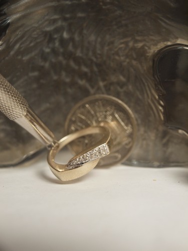 ANILLO DE VESTIR UNISEX DE ORO AMARILLO GENUINO 9CT CON DIAMANTE NATURAL - Imagen 8 de 11