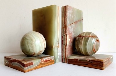 Onyx Buchstützen. Paar Onyx Kugel Buchstützen 
