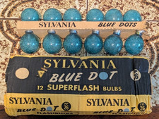 Container of 12 Sylvania Blue Dot FP26 Superflash Bulbs
