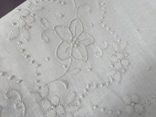 VINTAGE HANKY EMBROIDERED LINEN WHITE ON WHITE NEW W/ TAG MADEIRA FOR DESCO