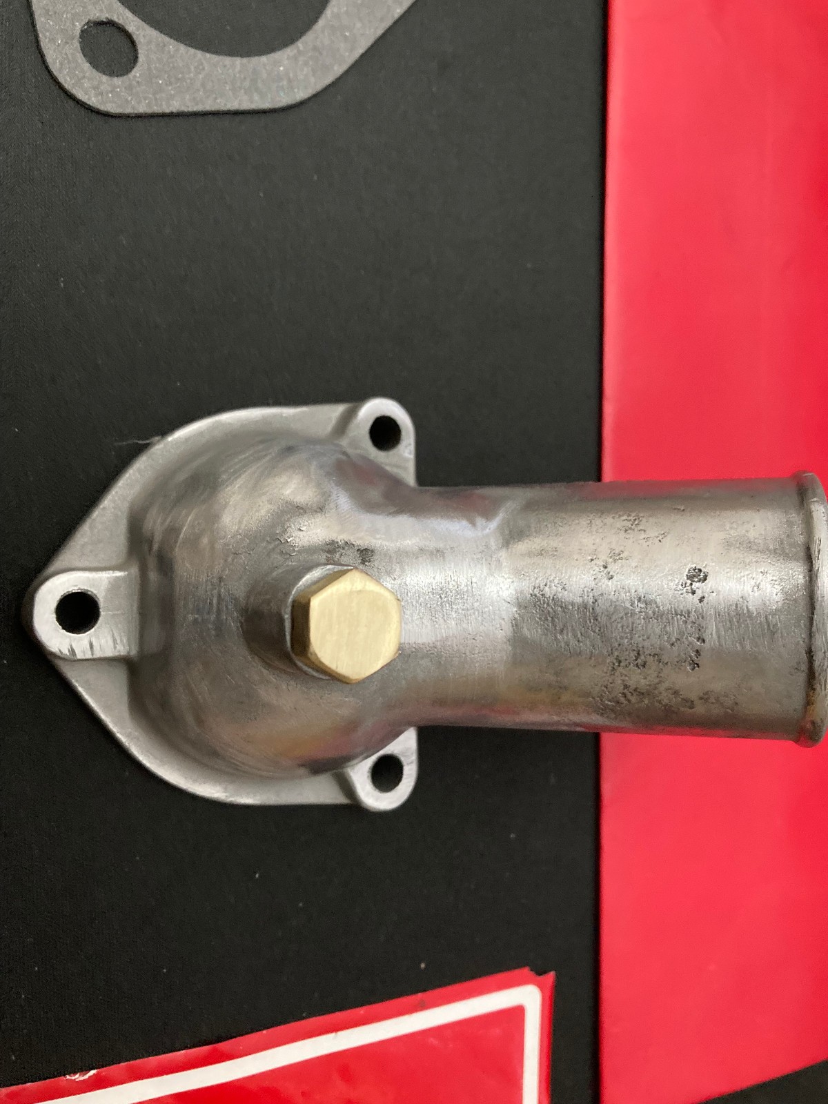 FERRARI 308-Gts-208-Gts-328-Gts-Mondale V8-Gt-4 THERMOSTAT COVER # 105165