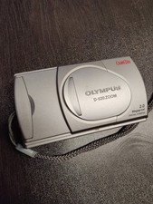 Olympus CAMEDIA D-520 Zoom 2.0MP Digital Camera Metallic Silver Tested Works