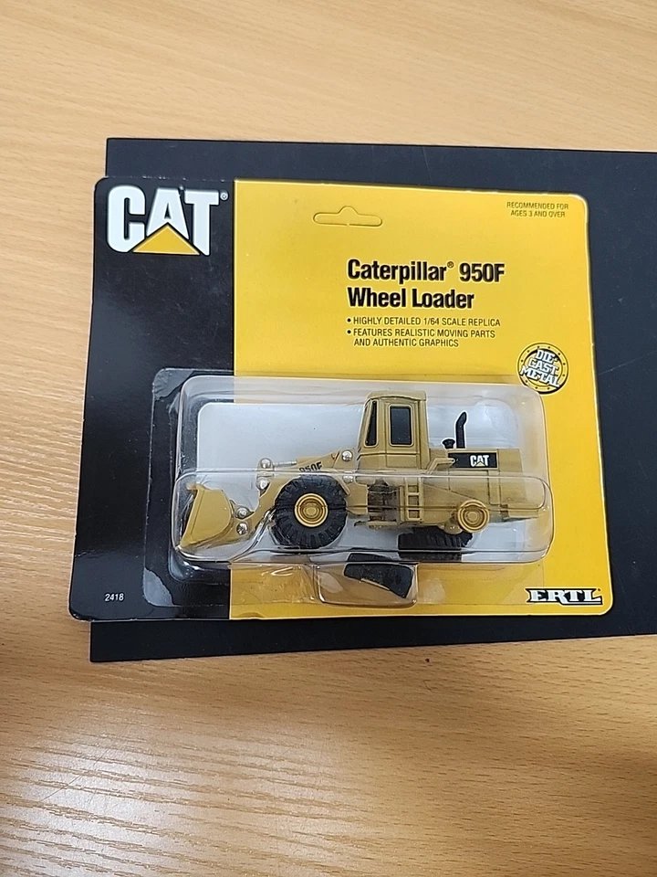 1994 ERTL CAT Caterpillar 950F Wheel Loader 1:64 Read Description - Image 2 of 4