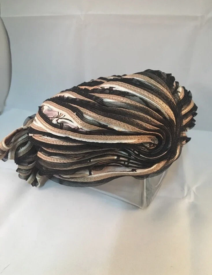 Chapeau cloche exotique vintage Christian Dior Chapeaux Paris New York style turban