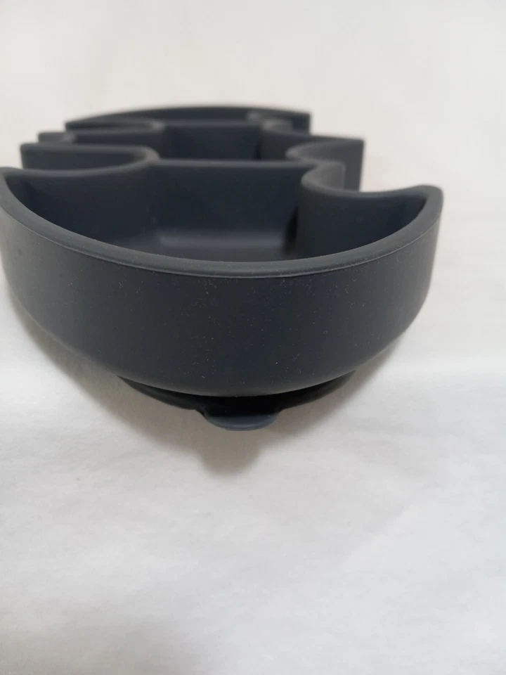 Plato con agarre de silicona Bumkins Batman con succión Foto 3 de 4