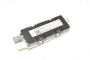 Audi A5 8T 07-12 Antennenverstärker Steuergerät links unten