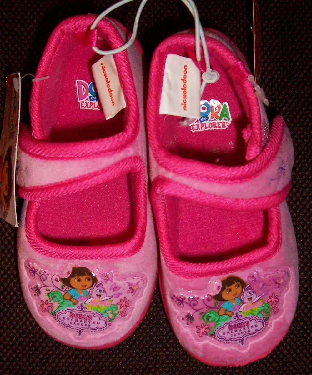 Girls Pink Slippers with Dora the Explorer detail. Size Infant 6