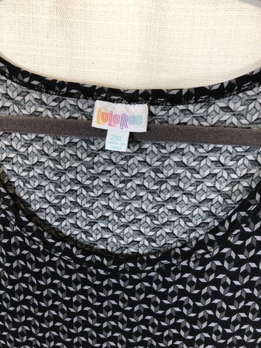 LuLaRoe 2XL Women’s Scoop Neck 3/4 Sleeve Dress Black Gray Geometric Casual - Picture 2 of 4