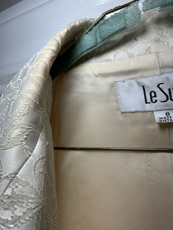 Le костюм 8, цветочный отпечаток, бант деталь, перламутр кнопки, оборками юбка - Изображение 3 из 4