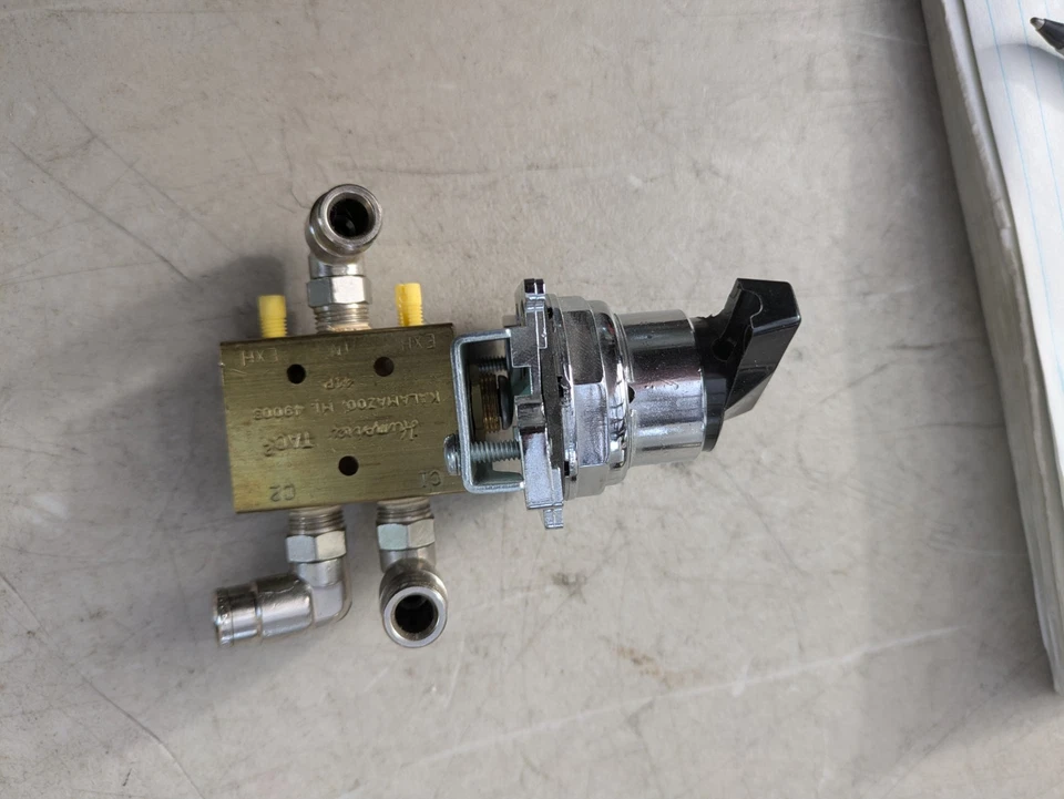 HUMPHREY TAC VALVE 41P con interruptor selector ¿Usado? Foto 3 de 4