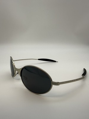 Oakley Square Wire 1.0 Black Cat-eye Sunglasses Sliver Frame Black
