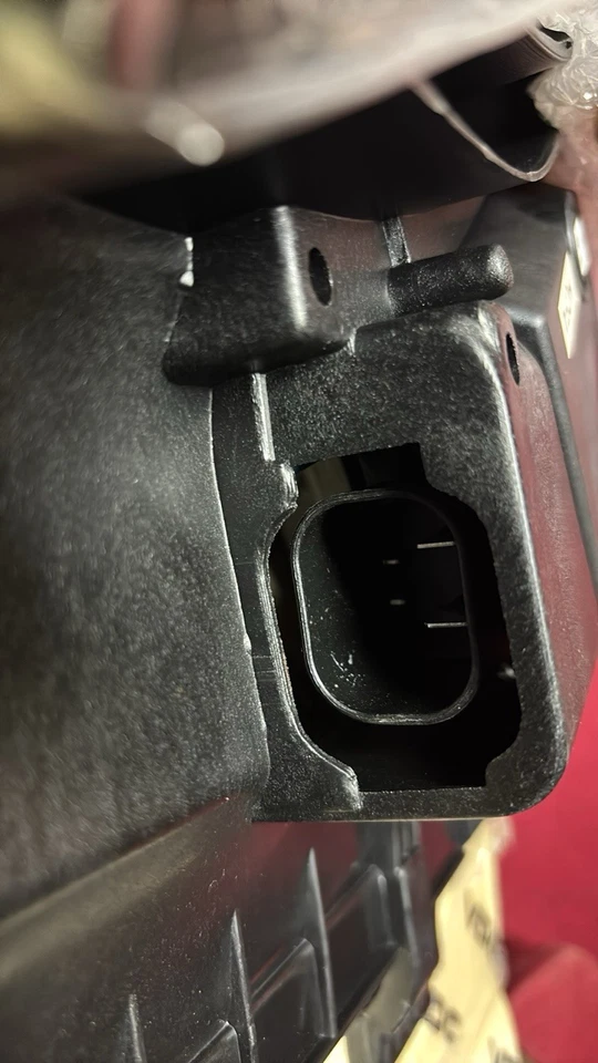 New! Mercedes-BenzC240 VDO EngineCooling Fan AssemblyFA70765 - Image 2 of 3