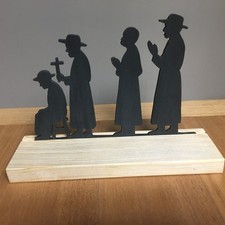 PRETI  PREGHIERA ARREDO DESIGN ARTIGIANALE IN LEGNO REGALO PRIESTS SILHOUETTES