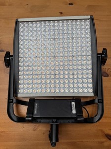Litepanels LED Lecteur de Carte Astra 1x1 Bi-Couleur EP + très bien