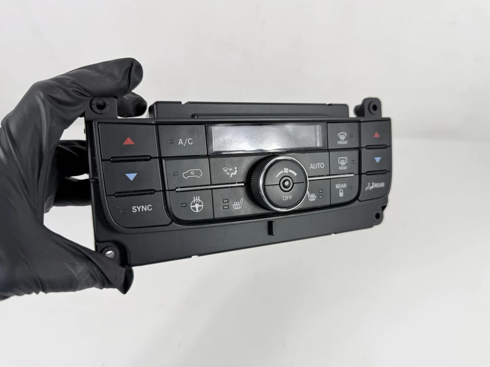 2011-2014 Chrysler Town & Country Heater A/C Climate Control 55111367AF OEM - Image 3 of 4