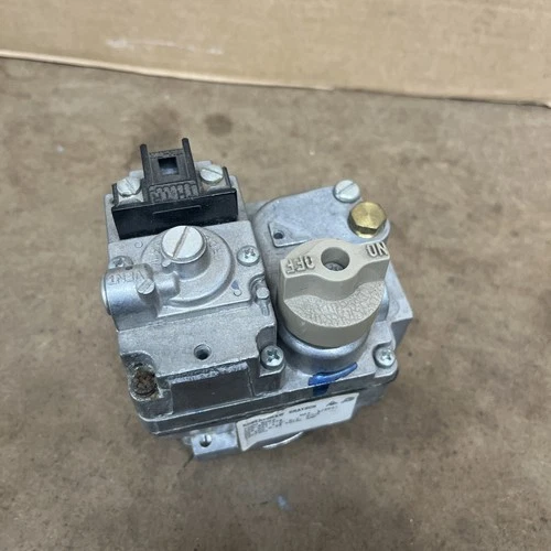 Robertshaw Grayson Unitrol 7000BDER HVAC Furnace Gas Valve 3A0-501-775 24 VAC