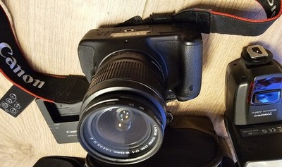   Canon EOS 600D 18.0MP DSLR mit Kitobjektiv EF-S 18-55mm  1:3.5-5.6 IS II  