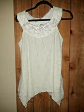 Creative Design Works Women's White Sleeveless Top w Floral Lace Size M