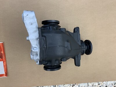 BMW E90 E91 E92 325i A LCI Hinterachsgetriebe Differential 7566222 7566221/3,46