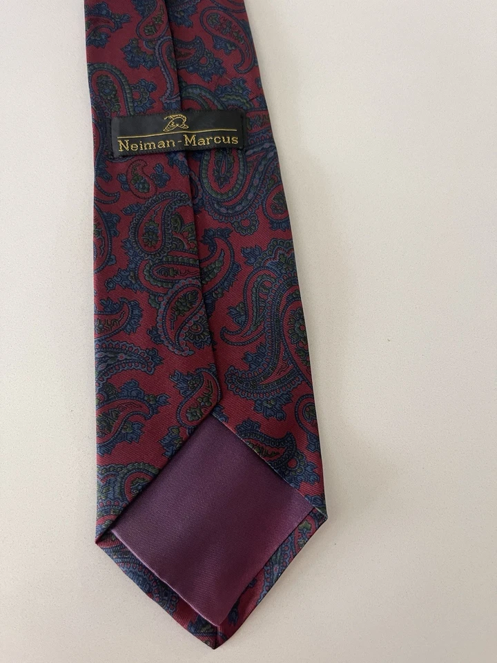 Corbata para hombre Neiman Marcus 100 % seda cachemira ciruela hecha en Inglaterra vintage Foto 2 de 4