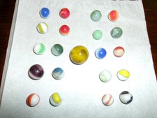 21 BEAUTIFUL OLD, VINTAGE, ANTIQUE MARBLES, WITH 1 LARGE SHOOTER