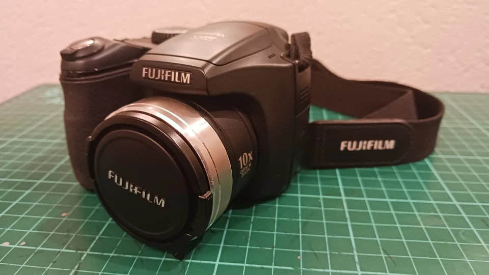 Fujifilm FinePix S5800, photo 1 of 5