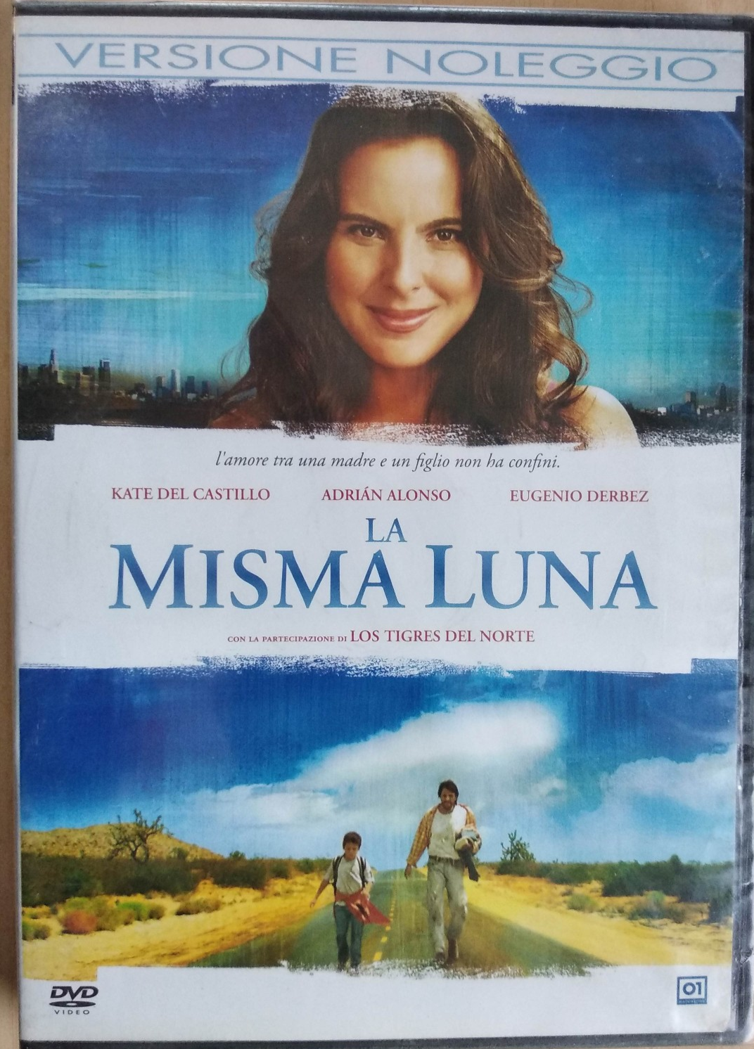 la misma luna	dvd noleggio tigres norte kate del castillo adrian alonso derbez