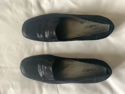 Trotters Zapato Plano Ajuste Estrecho Talla US 10.5N UK 8.5AA Negro Efecto Serpiente - Imagen 1 de 2