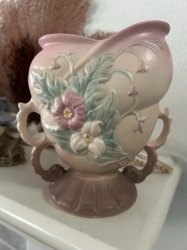 Vintage Hull Art Pottery Wildflower Vase 34-6 1/2”?Matte Pink And Mauve. 1940’s