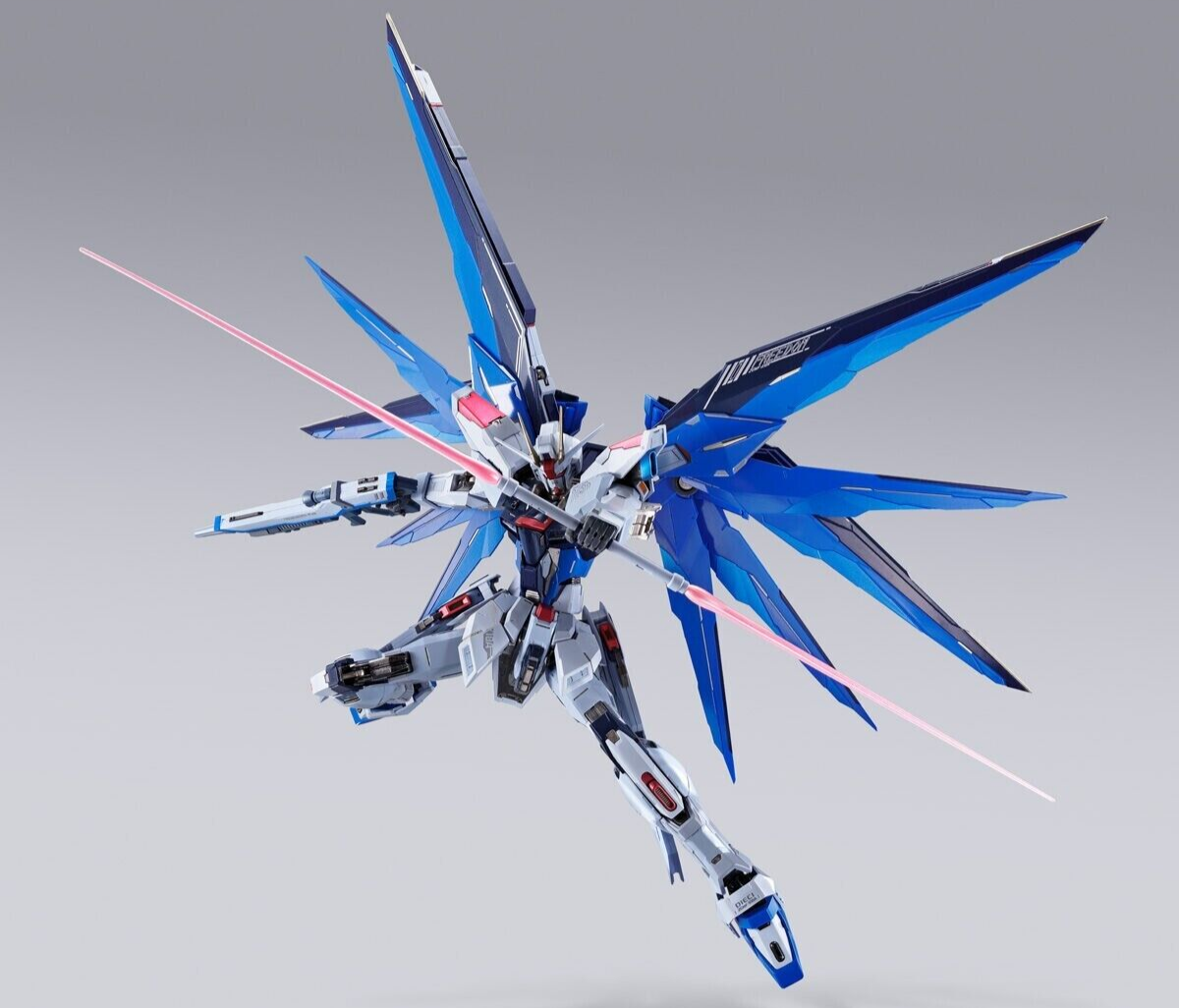 Metal Build Freedom Gundam Concept2 Snow Sparkle ver. BANDAI