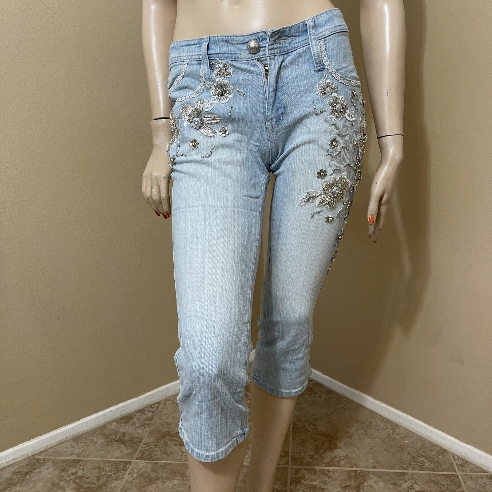 Women’s Blue Denim Cotton Casual Beaded Lace Embroidered Size S(4-6) Pants Capri
Opens in a new wind