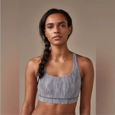 Lululemon Energy Sports Bra 4 Power Luxtreme Arrow Jacquard Silver Spoon Size 8