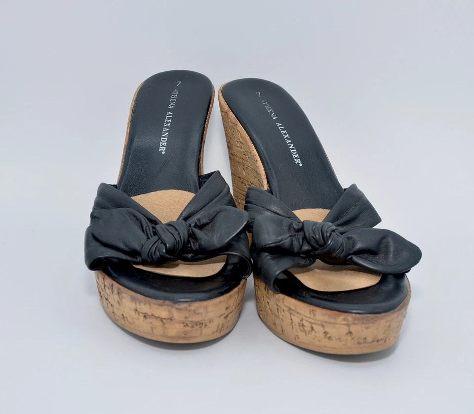 Sandalias de plataforma Athena Alexander de cuero negro con cuña de corcho de 4" talla 7 - Usadas 1X Foto 2 de 4