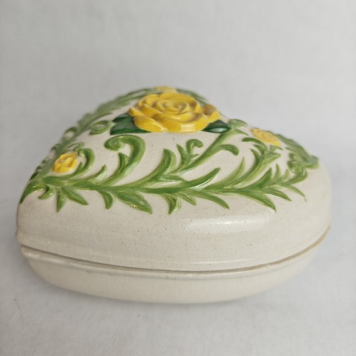 Vtg Heart Shaped Trinket Jewelry Box Yellow Rose Green Vines Soft Blue Lining - Picture 11 of 12