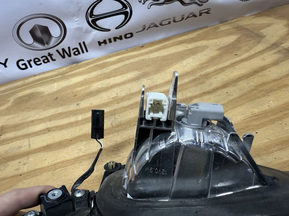 OEM RH Inner Tail Light Lamp 2019-2020 Acura ILX A-Spec - Image 4 of 4